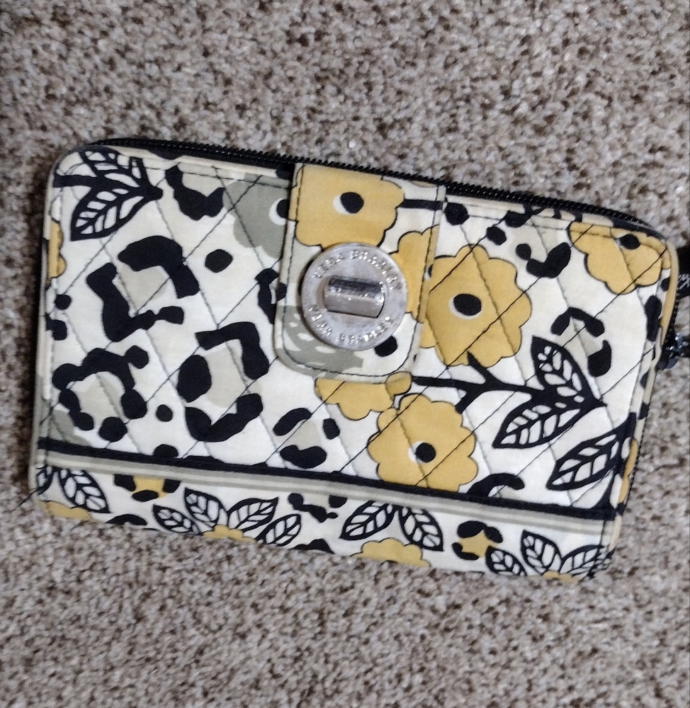Vera Bradley  purse style wallet w/ lock closure
